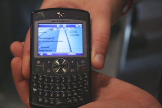 Illustration for article titled 3GSM 2007: I Heart Motorola's Z8 Banana-Slider and Q9 Smartphone